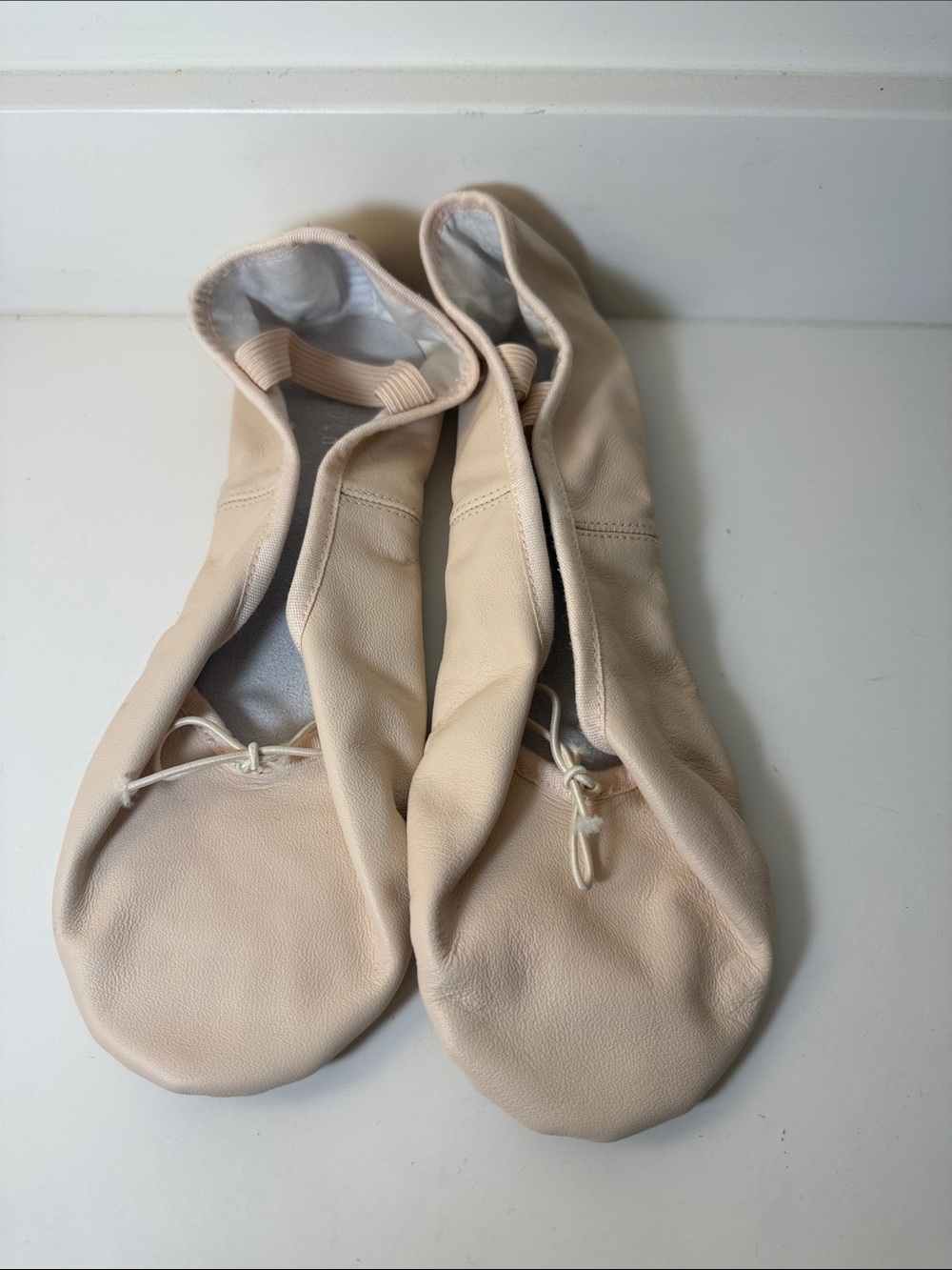 Bloch Women's Leather Ballet Slippers in Light Pink - Size 7.5D (Wide)